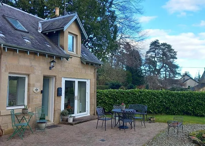 Beautiful Historic Cottage